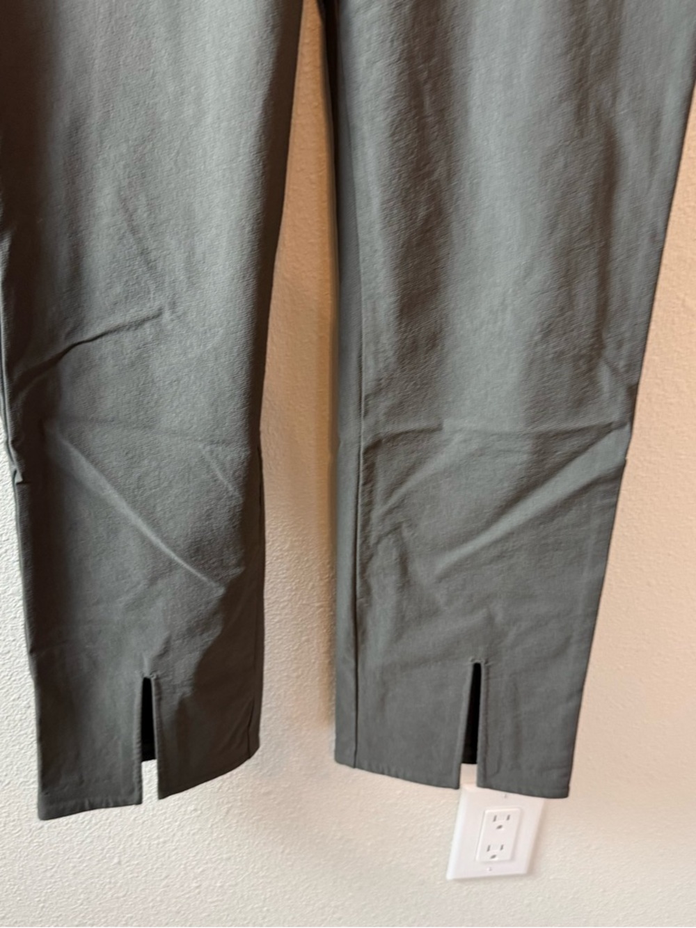 Athleta Wander Slim Straight Crop Pants Arbor Olive Green Casual Women’s Size 4 - Picture 4 of 12